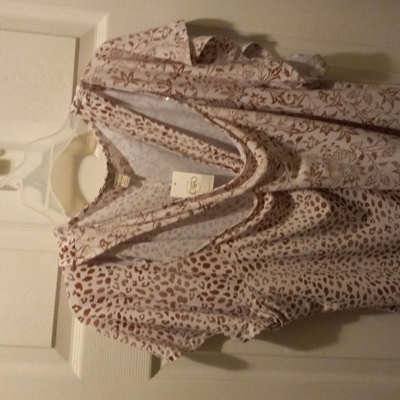 Cold Shoulder - Picture 3 of 3